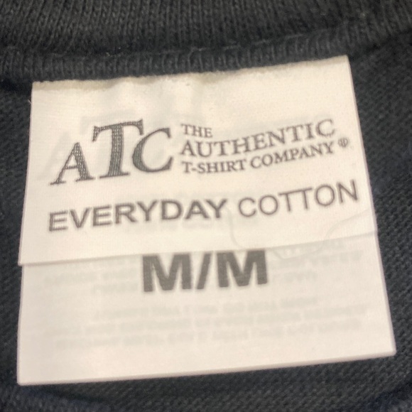 🔥4 for $20🔥NWOT black Gilden T-shirt Mix and match!!! - Picture 2 of 2